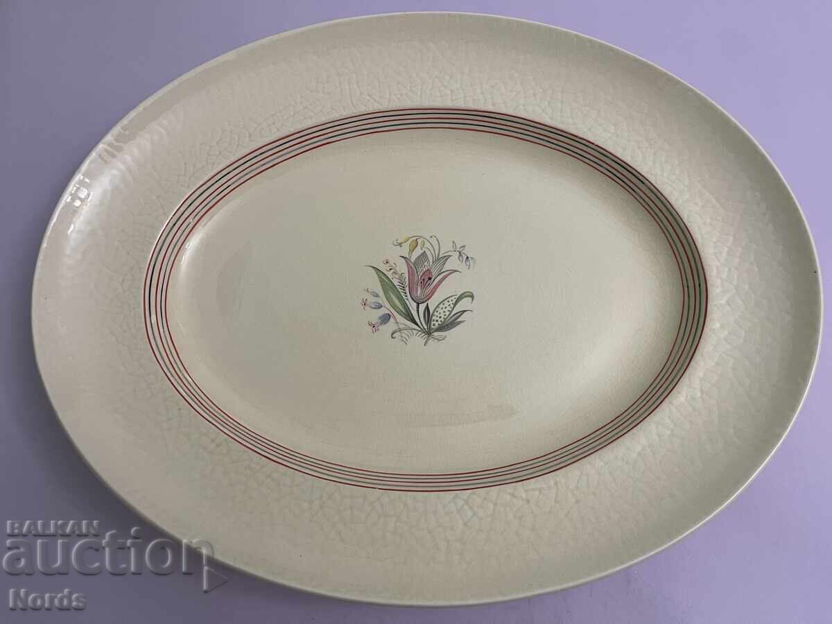 Πιάτο πορσελάνης με σημάδια Πιάτο πορσελάνης με σημάδια