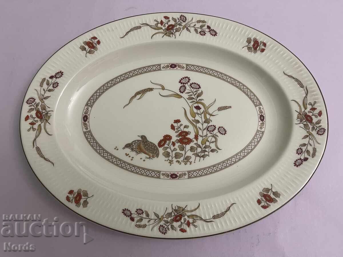 Πιάτο πορσελάνης με σημάδια Πιάτο πορσελάνης με σημάδια