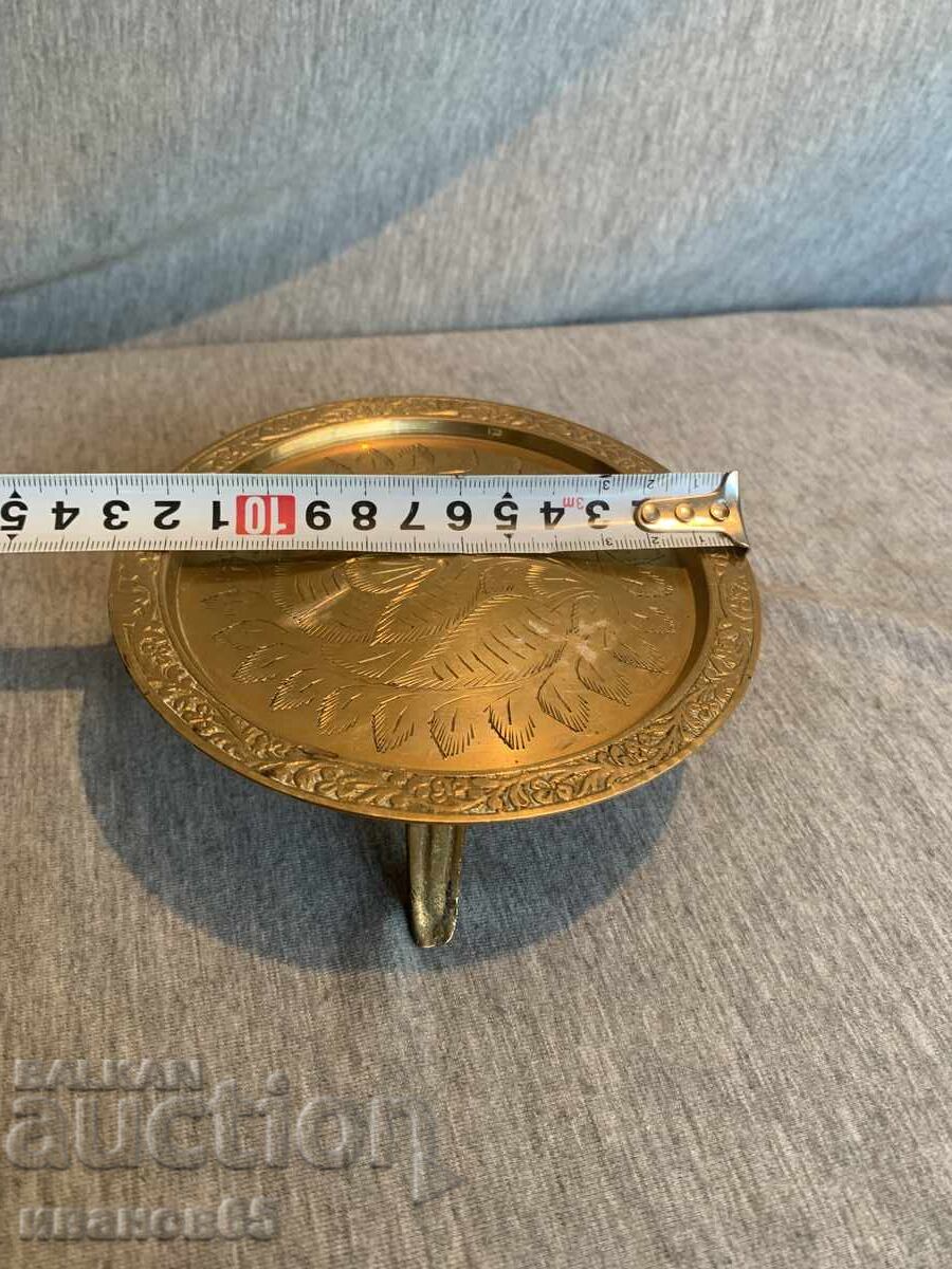 Доставка на Месингова декоративна кръгла стойка