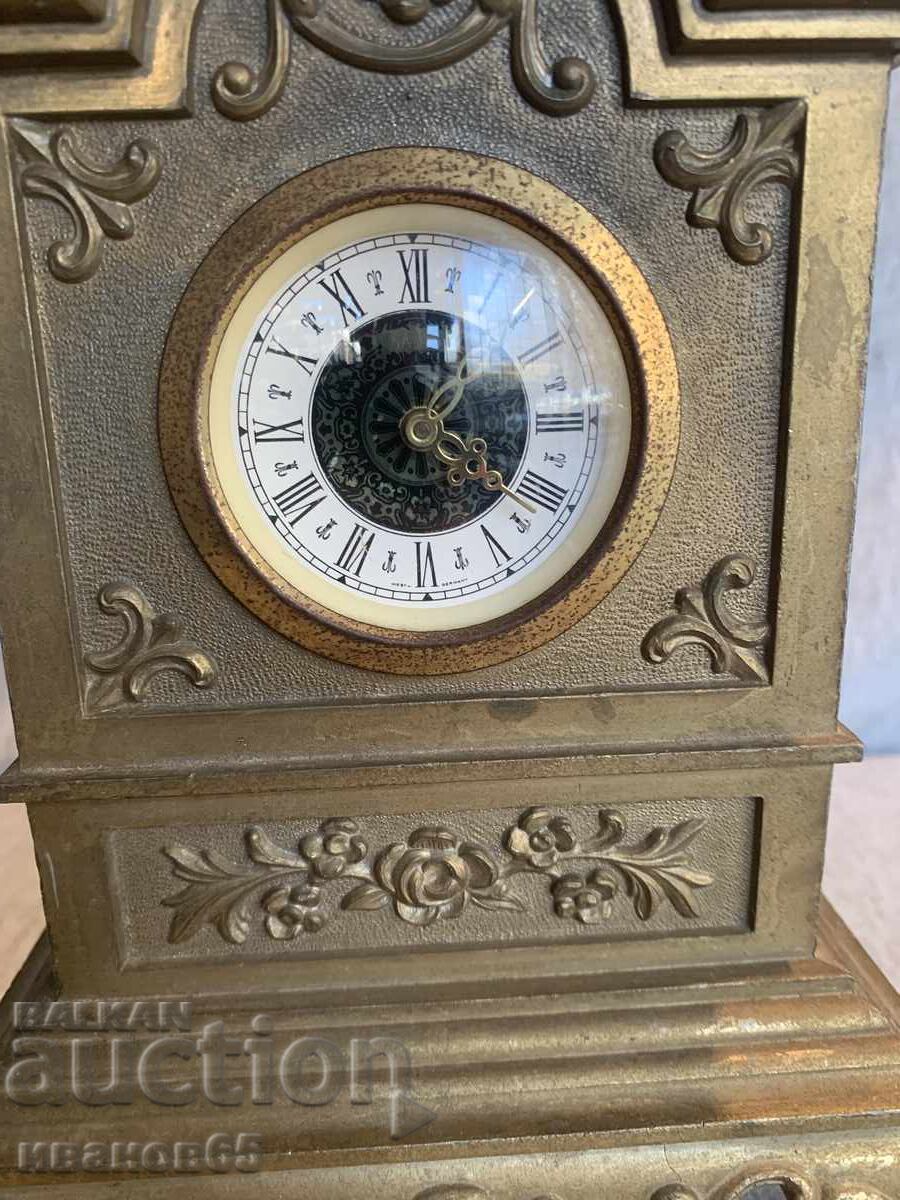 desk clock with price 80.00 BGN | € 40.90