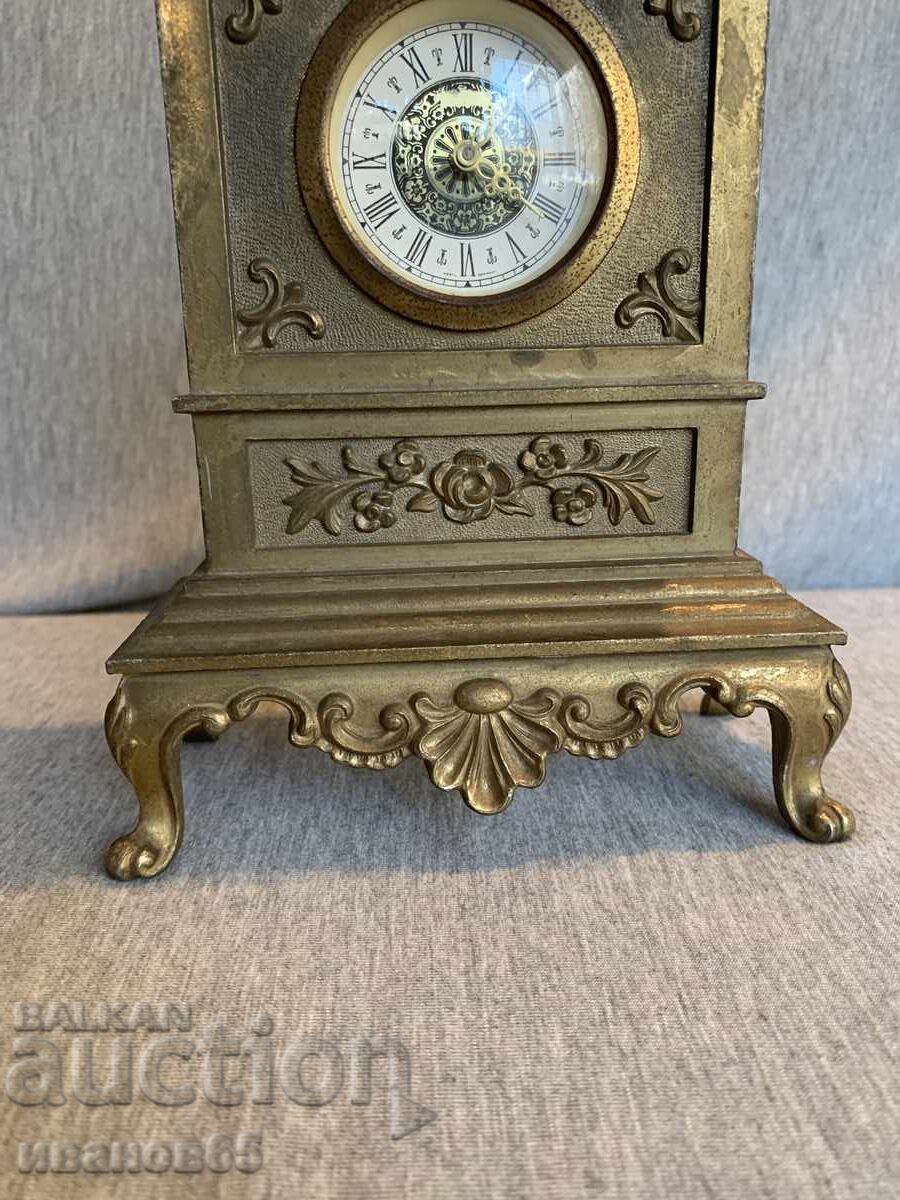 Auction  desk clock