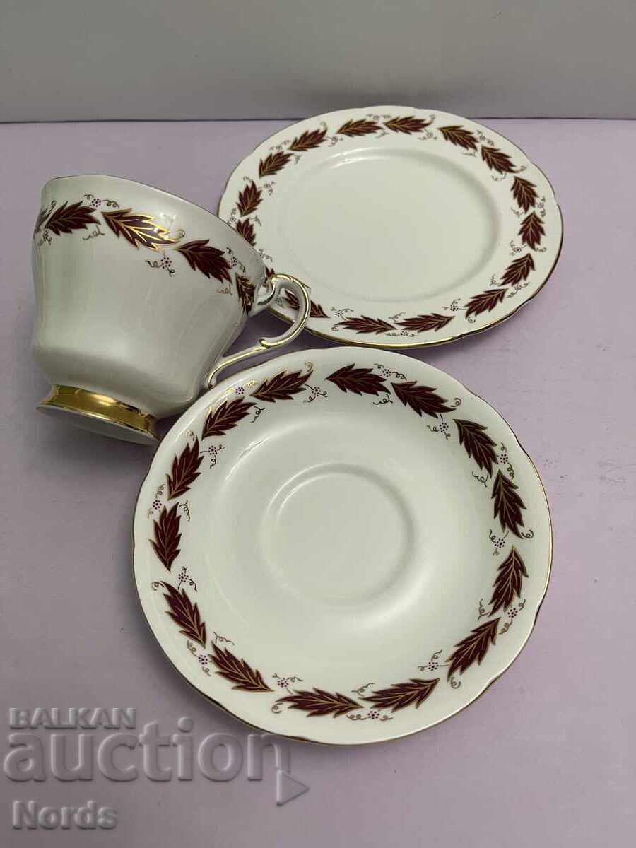 Доставка на Paragon троен сет за чай Доставка на Paragon троен сет за чай