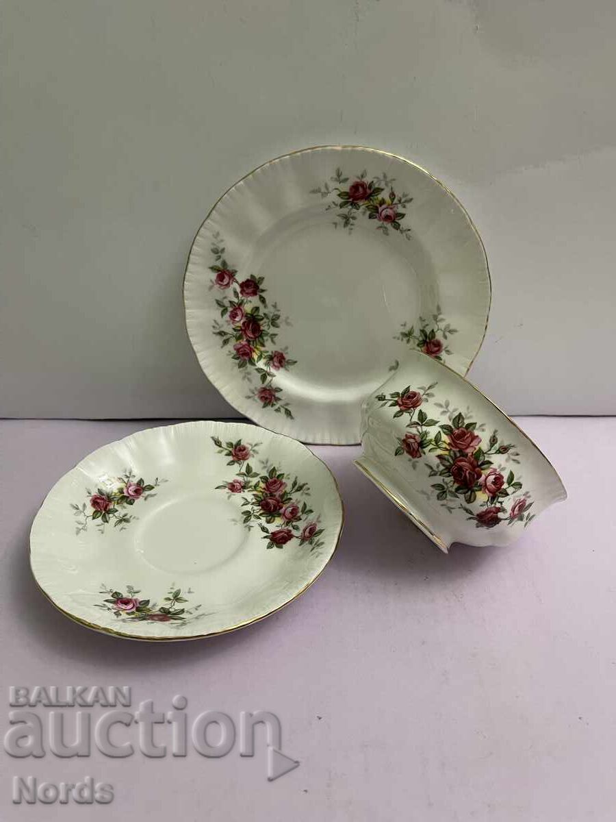 Lot de porțelan englezesc cu preț 7.70 BGN | € 3.94