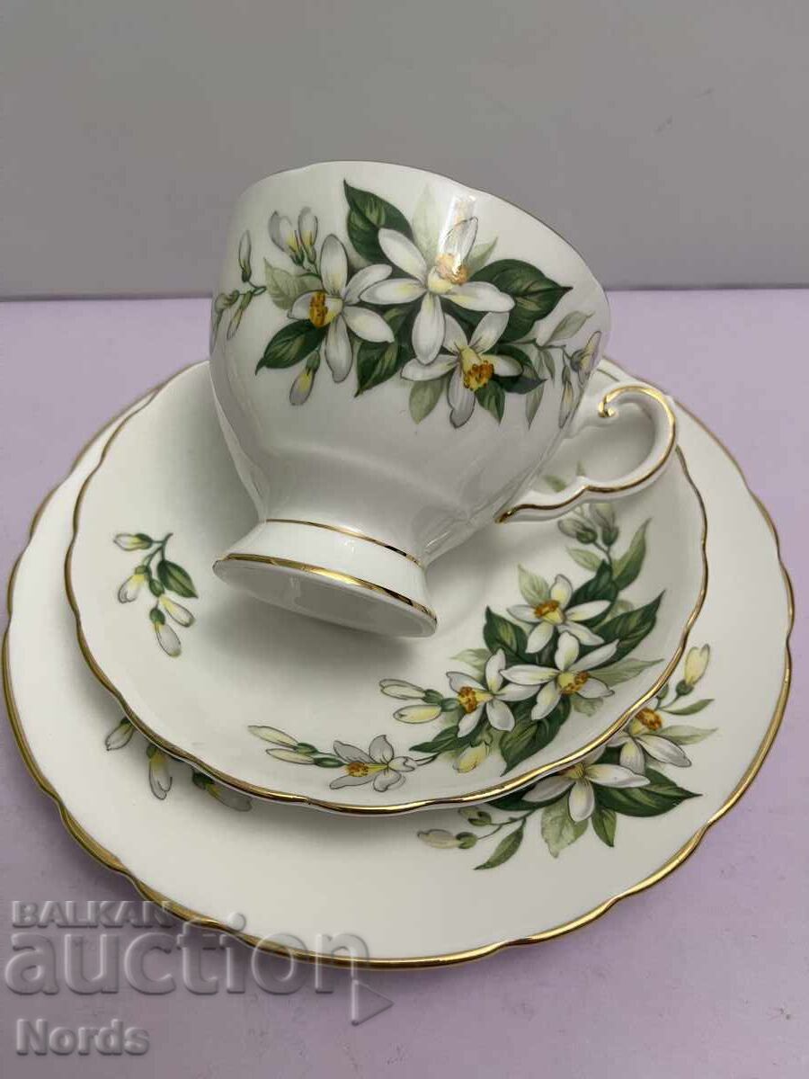 Доставка на Tuscan английски троен сет за чай Доставка на Tuscan английски троен сет за чай