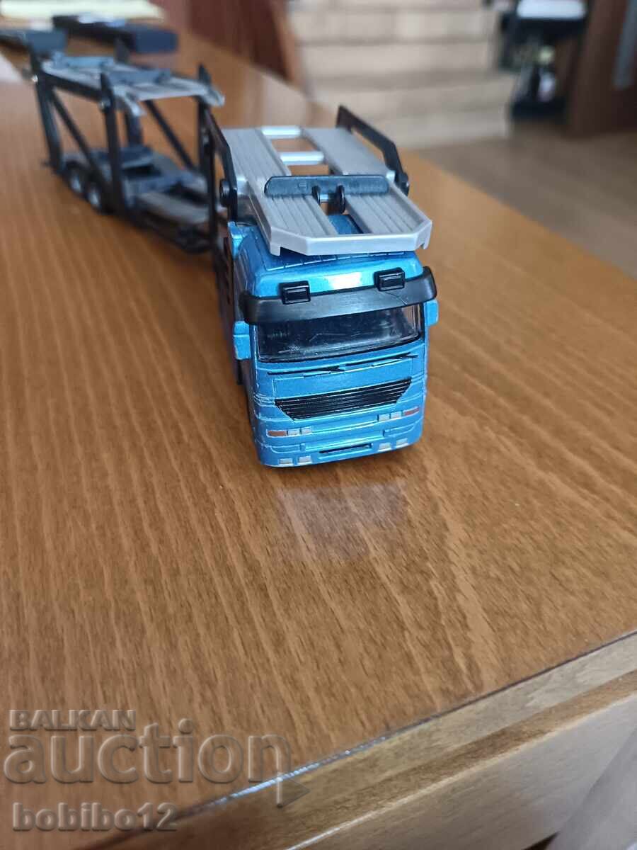 Delivery of Truck with a box body Delivery of Truck with a box body