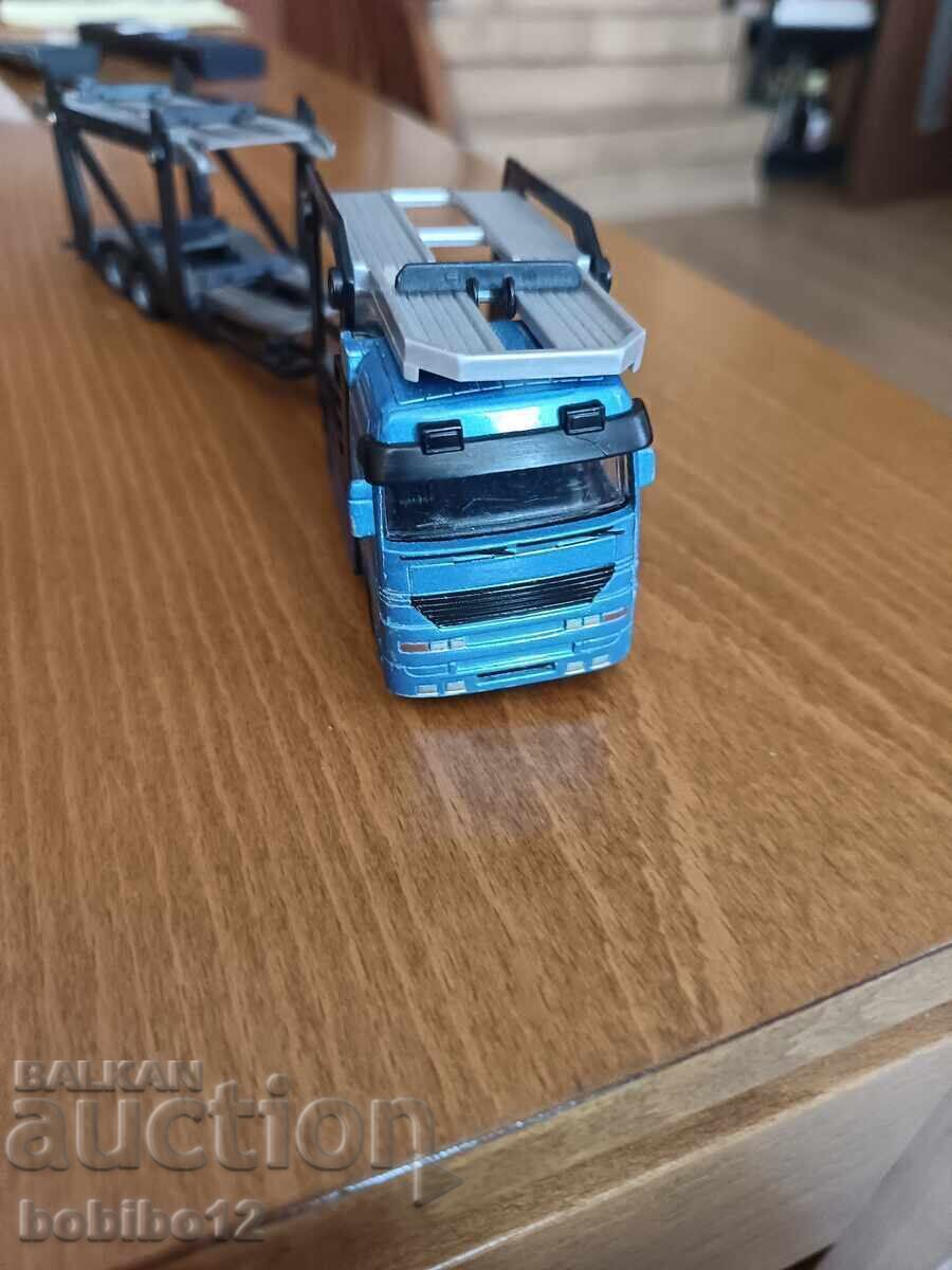 Delivery of Truck with a box body Delivery of Truck with a box body