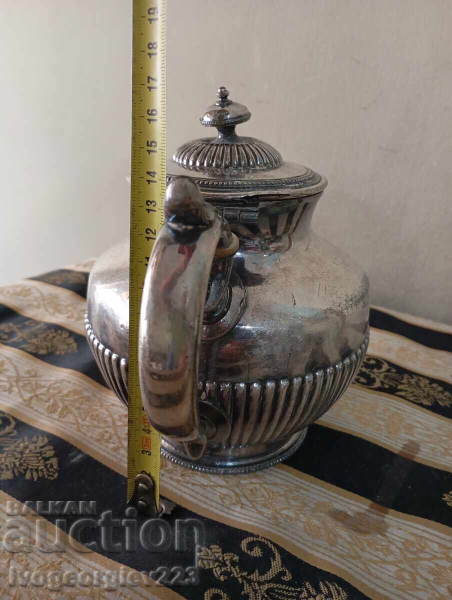 Παλιά ασημένια κανάτα για καφέ, τσάι με τιμή 37.00 BGN | € 18.92