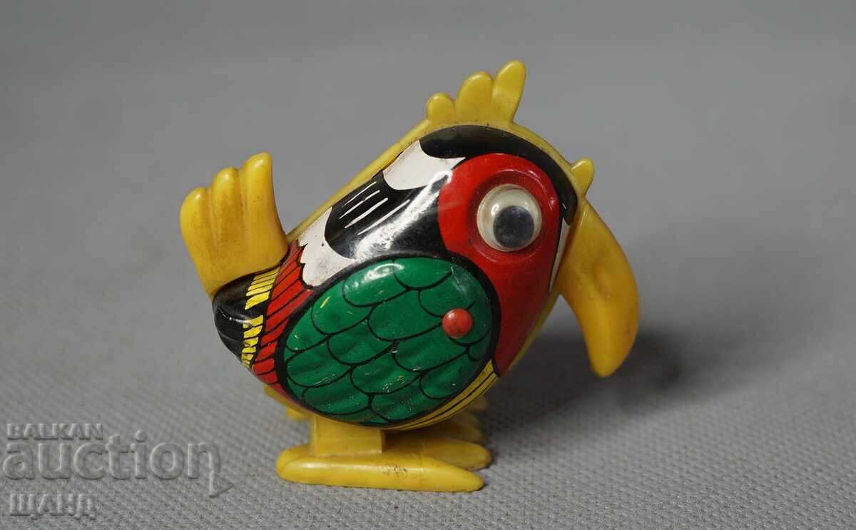 Παλιό μεταλλικό παιχνίδι φιγούρα πουλιού παπαγάλου με τιμή 10.35 BGN | € 5.29 Παλιό μεταλλικό παιχνίδι φιγούρα πουλιού παπαγάλου με τιμή 10.35 BGN | € 5.29