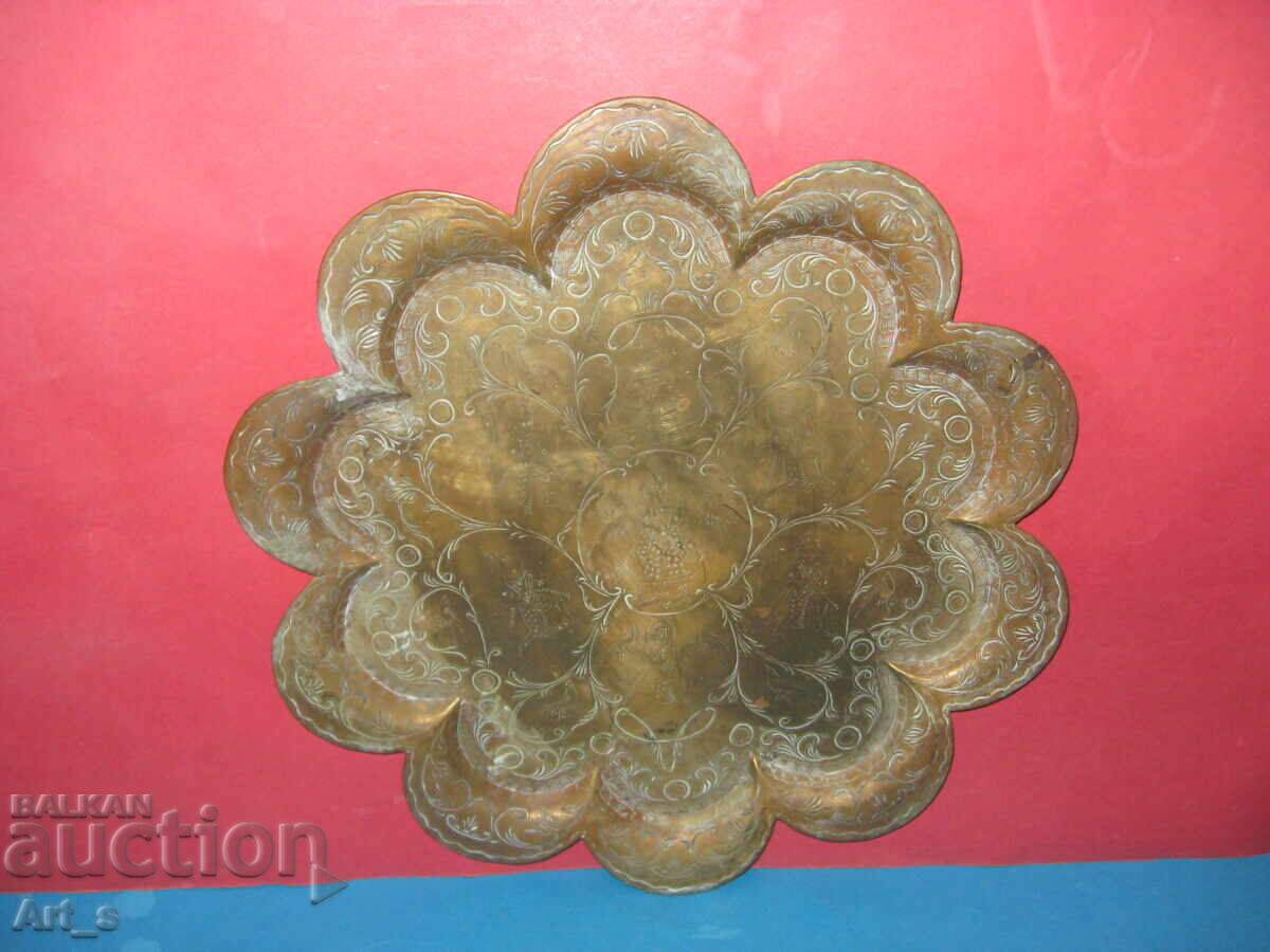 Original 19th-century bronze Arab-Persian tray