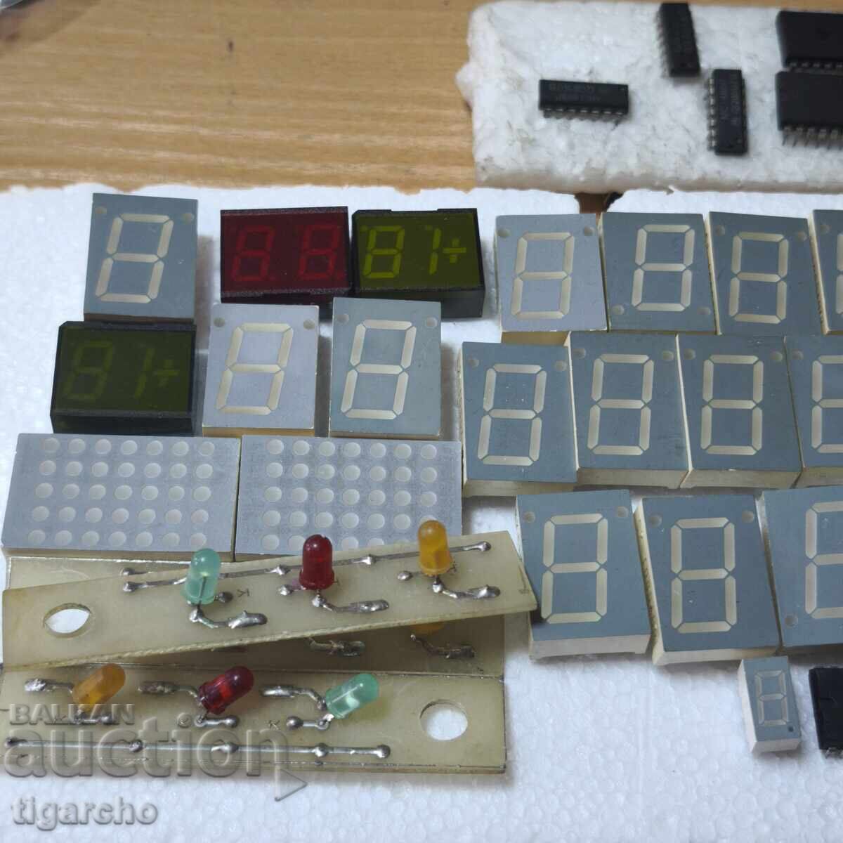 Electronic components with price 75.00 BGN | € 38.35