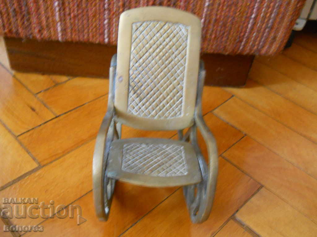 Αντίκα μπρούτζινη κουνιστή καρέκλα για κούκλες