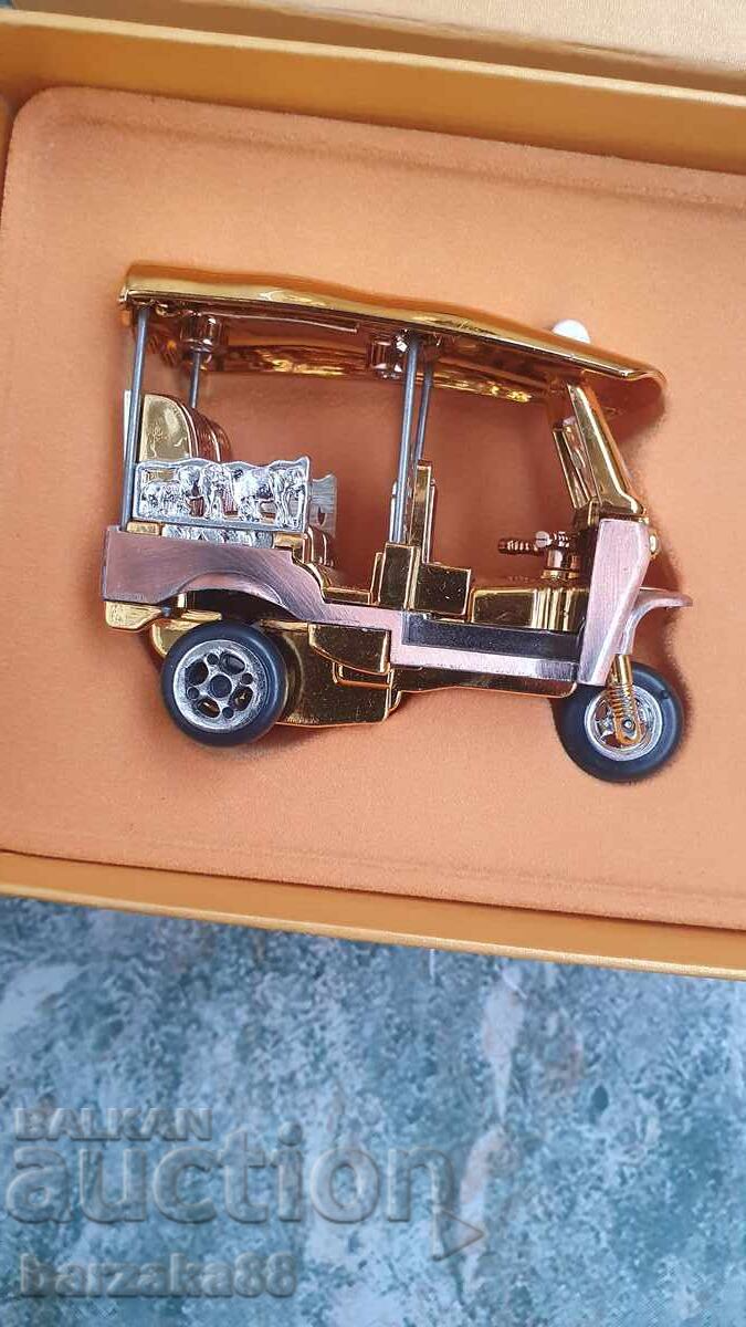 Σουβενίρ Ταϊλάνδης ΚΑΙΝΟΥΡΙΟ με τιμή 25.00 BGN | € 12.78