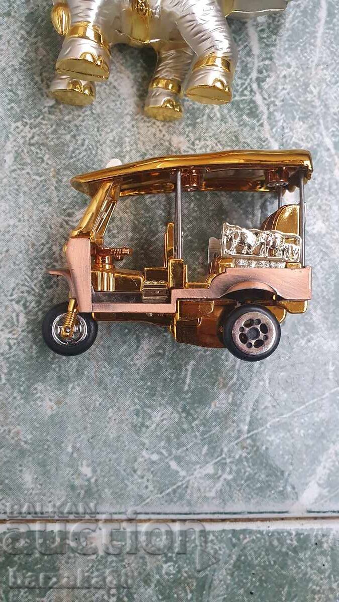 Παράδοση Σουβενίρ Ταϊλάνδης ΚΑΙΝΟΥΡΙΟ