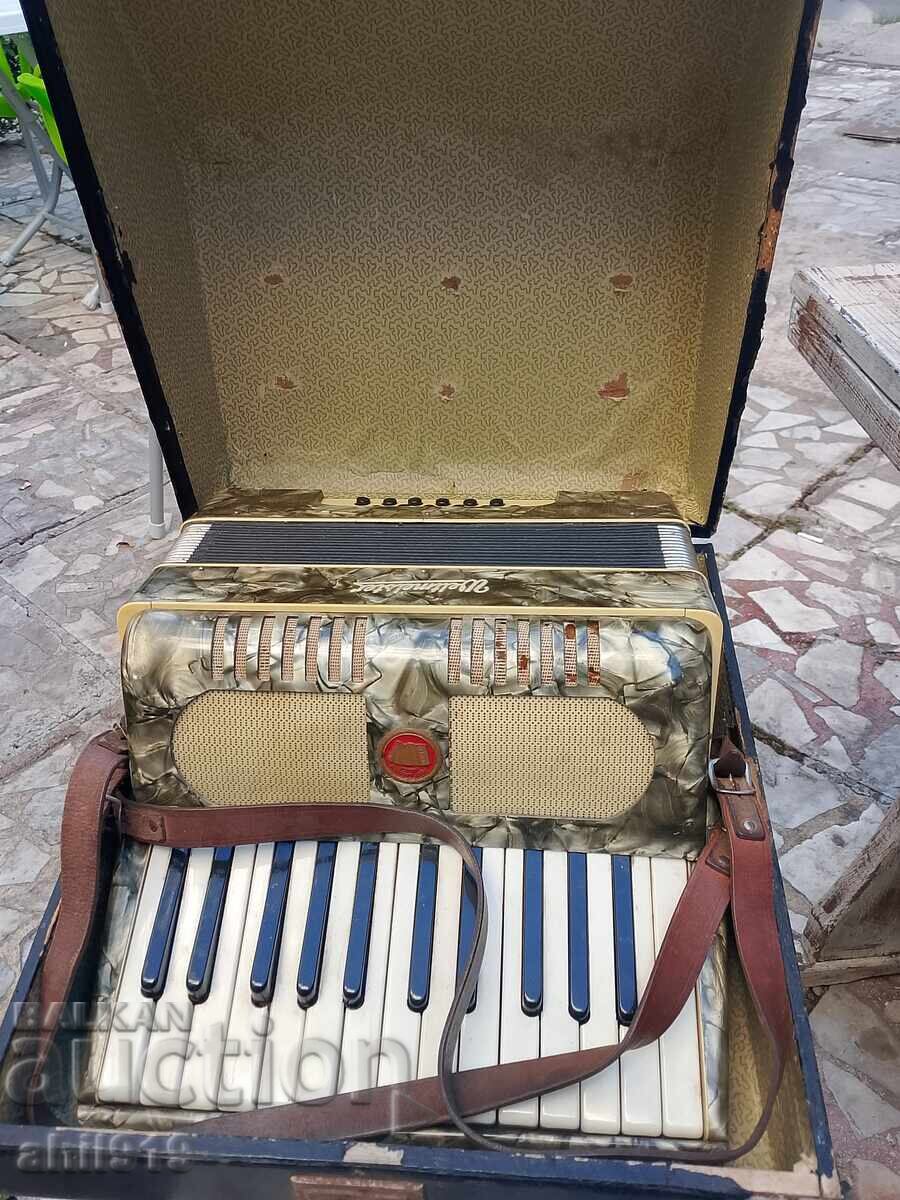 Old Weltmeister Accordion