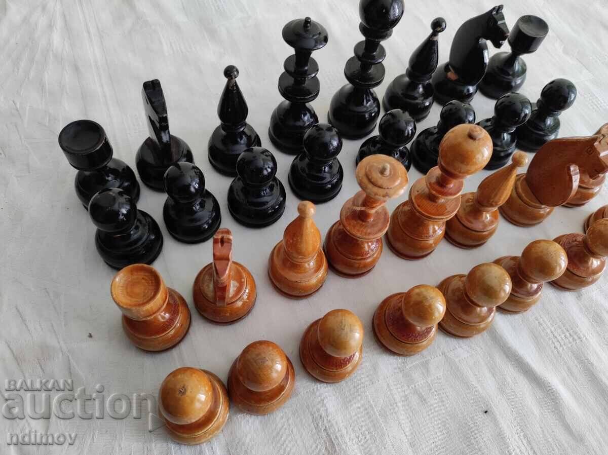 Wooden chess figures with price 15.00 BGN | € 7.67