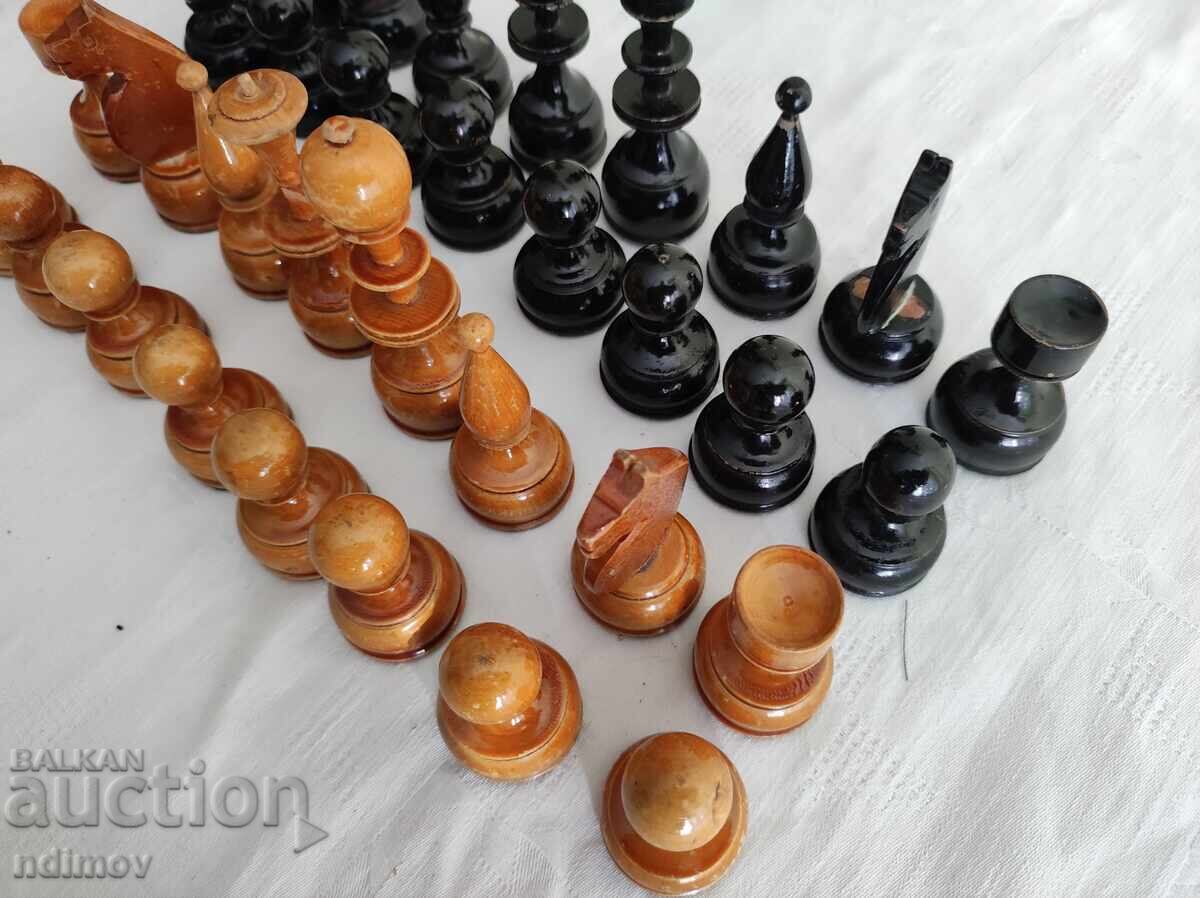 Auction  Wooden chess figures
