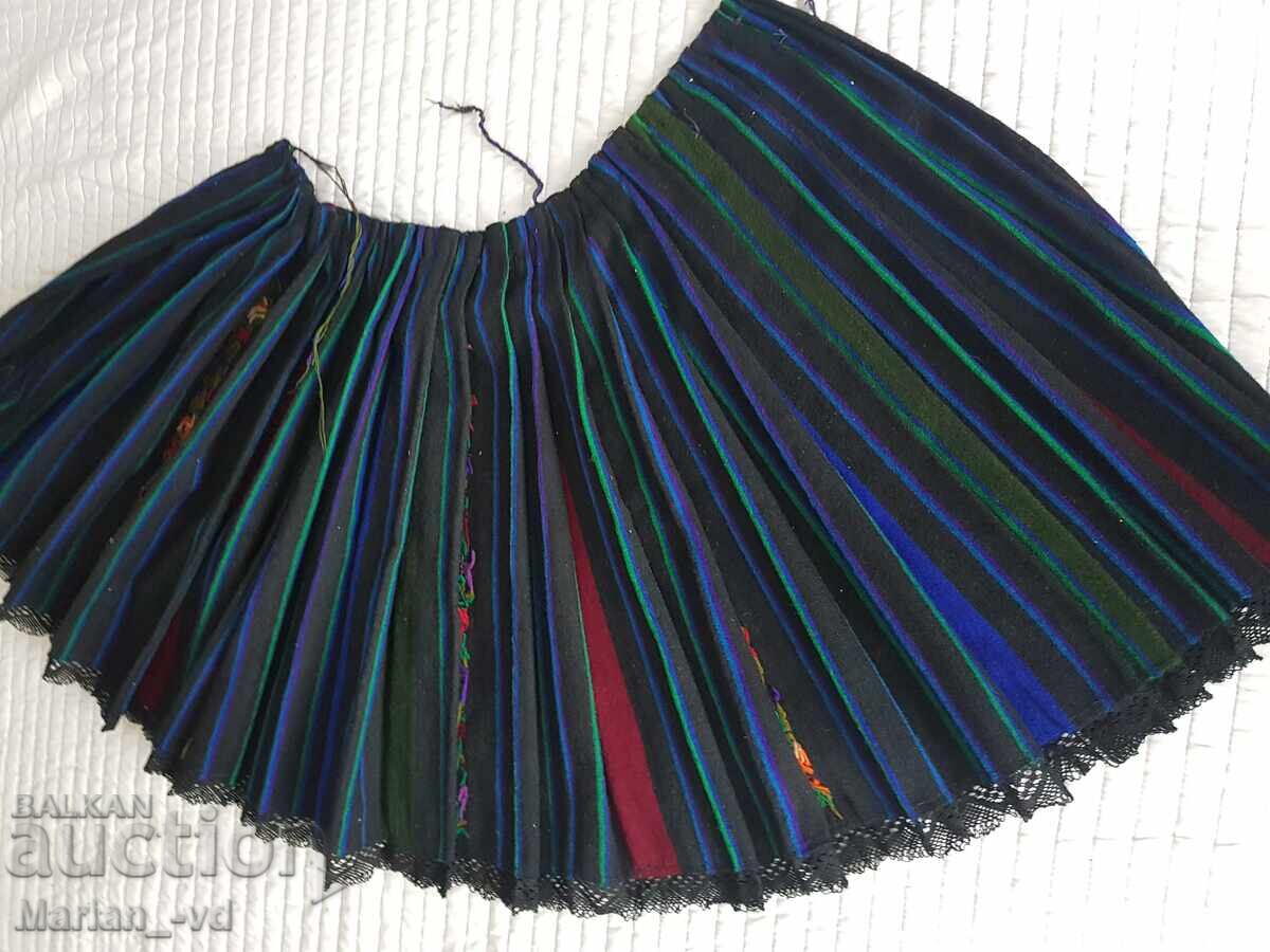 Παλιό μάλλινο βράκιο, πιεσμένο για παραδοσιακή φορεσιά - 7