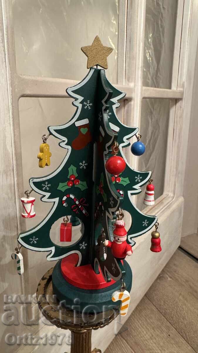 Delivery of Wooden Christmas tree, with 16 different wooden figures – Germany