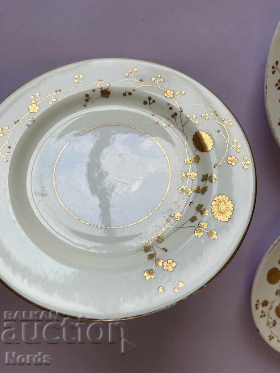 Farfurii vintage Coalport cu preț 1.09 BGN | € 0.56 Farfurii vintage Coalport cu preț 1.09 BGN | € 0.56