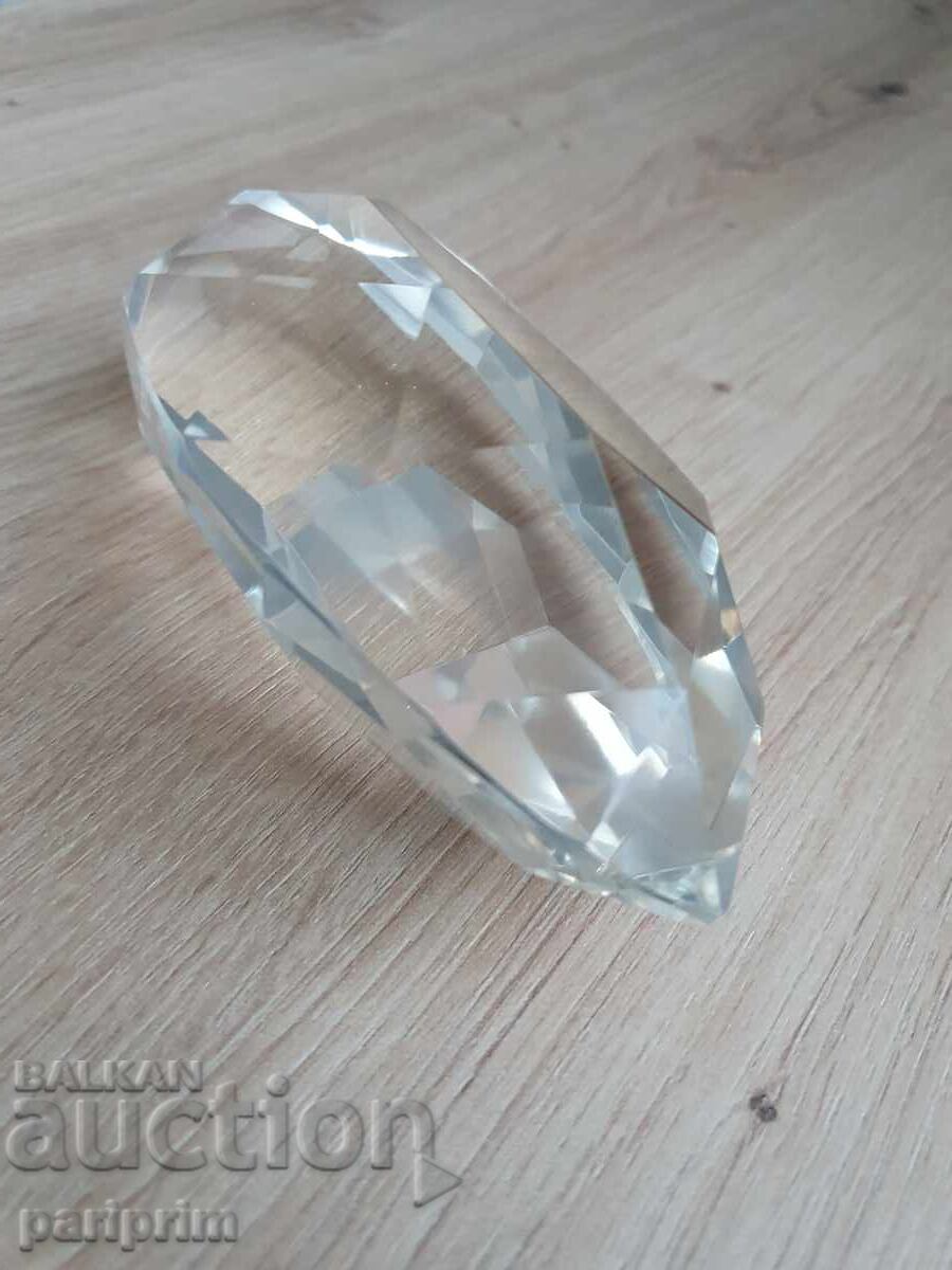 Доставка на Голям стъклен "диамант", прекрасно шлифован. БЗЦ,от 0.01 лв. Доставка на Голям стъклен "диамант", прекрасно шлифован. БЗЦ,от 0.01 лв.