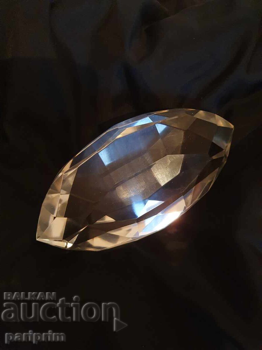 Голям стъклен "диамант", прекрасно шлифован. БЗЦ,от 0.01 лв. Голям стъклен "диамант", прекрасно шлифован. БЗЦ,от 0.01 лв.