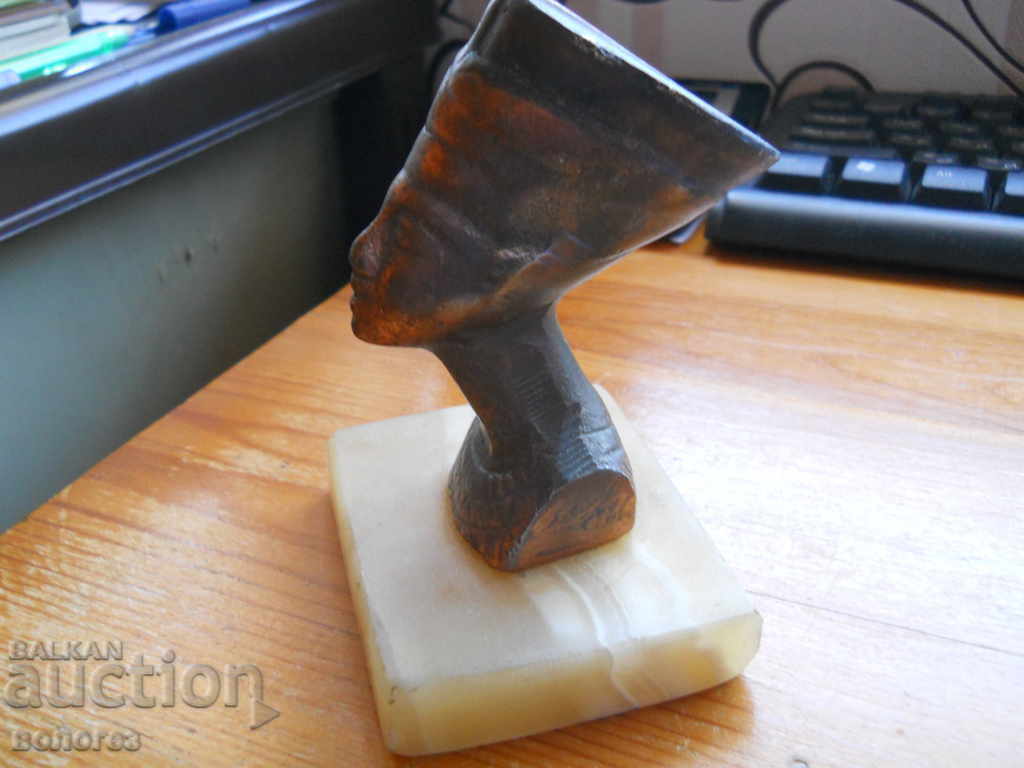 Bronze bust of Nefertiti on a marble base (Egypt) with price € 12.80 | 25.03 BGN