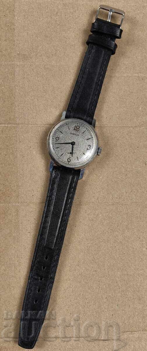 Auction  VICTORY POBEDA SOCIALIST USSR MEN'S WRISTWATCH WORKING