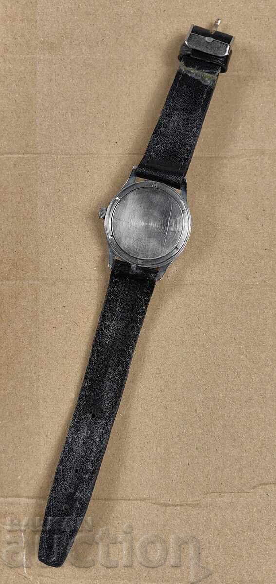VOSTOK VOSTOK USSR MEN'S WRISTWATCH WORKS - 5 VOSTOK VOSTOK USSR MEN'S WRISTWATCH WORKS - 5