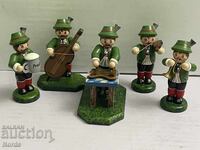 Συλλογή ξύλινων φιγούρων μουσικών