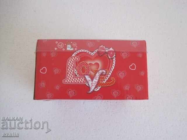 Κύπελλο πορσελάνης ΧΡΙΣΤΟΥΓΕΝΝΙΑΤΙΚΟ με τιμή 5.00 BGN | € 2.56