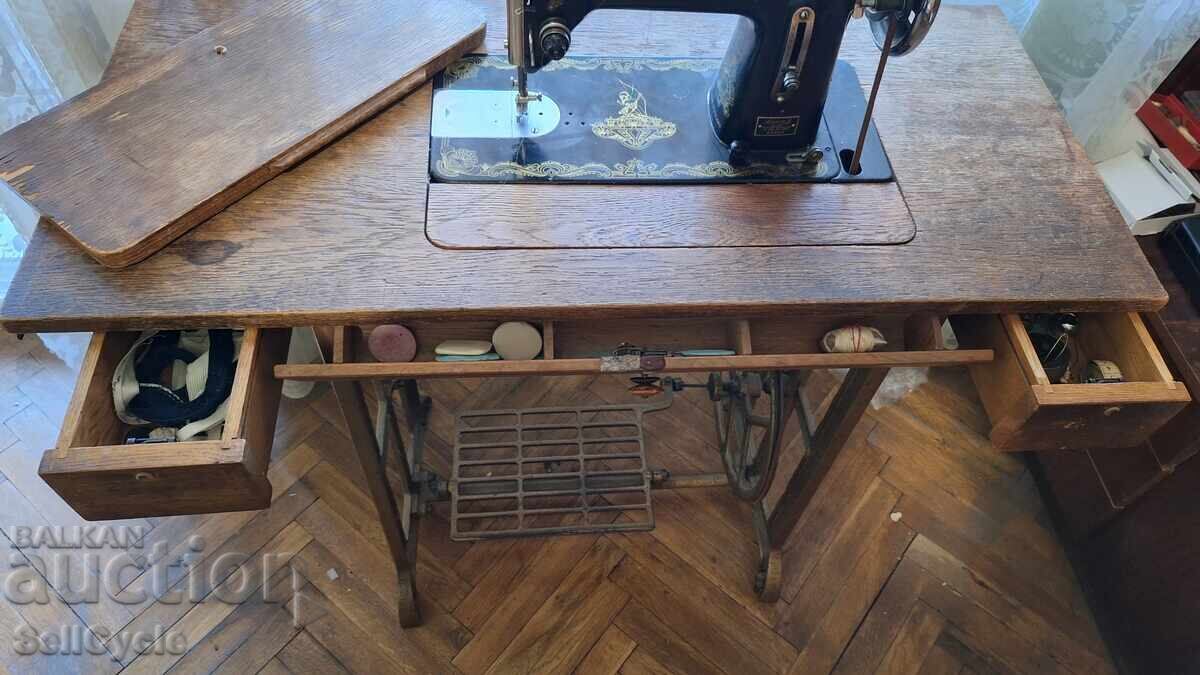 ✅MAȘINĂ DE CUSUT FUNCȚIONALĂ LUCHNIK ❗ cu preț 60.00 BGN | € 30.68