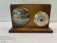 Ξύλινο σουβενίρ με βαρόμετρο