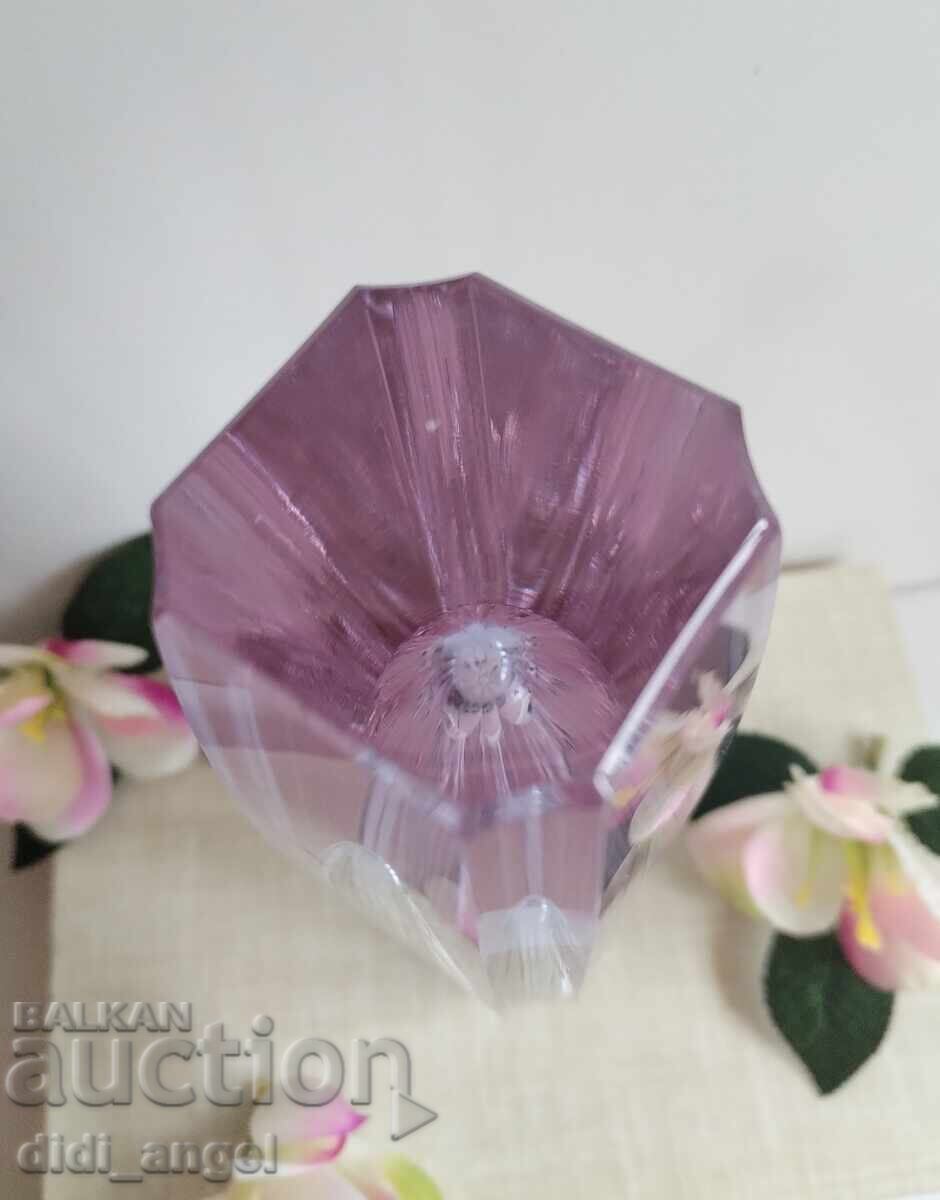 Delivery of Bohemia Vase - Vaclav Horacek