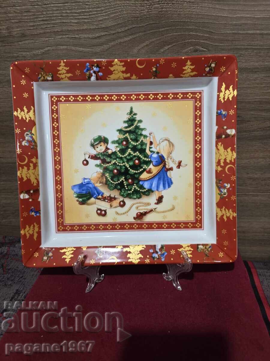 Όμορφο πορσελάνινο πιάτο της μάρκας Villeroy & Boch με τιμή 45.00 BGN | € 23.01 Όμορφο πορσελάνινο πιάτο της μάρκας Villeroy & Boch με τιμή 45.00 BGN | € 23.01