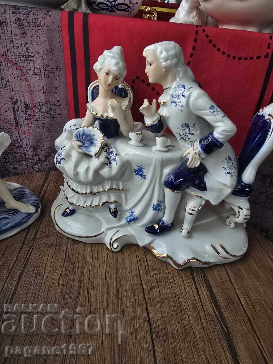 Красива порцеланова фигура Красива порцеланова фигура