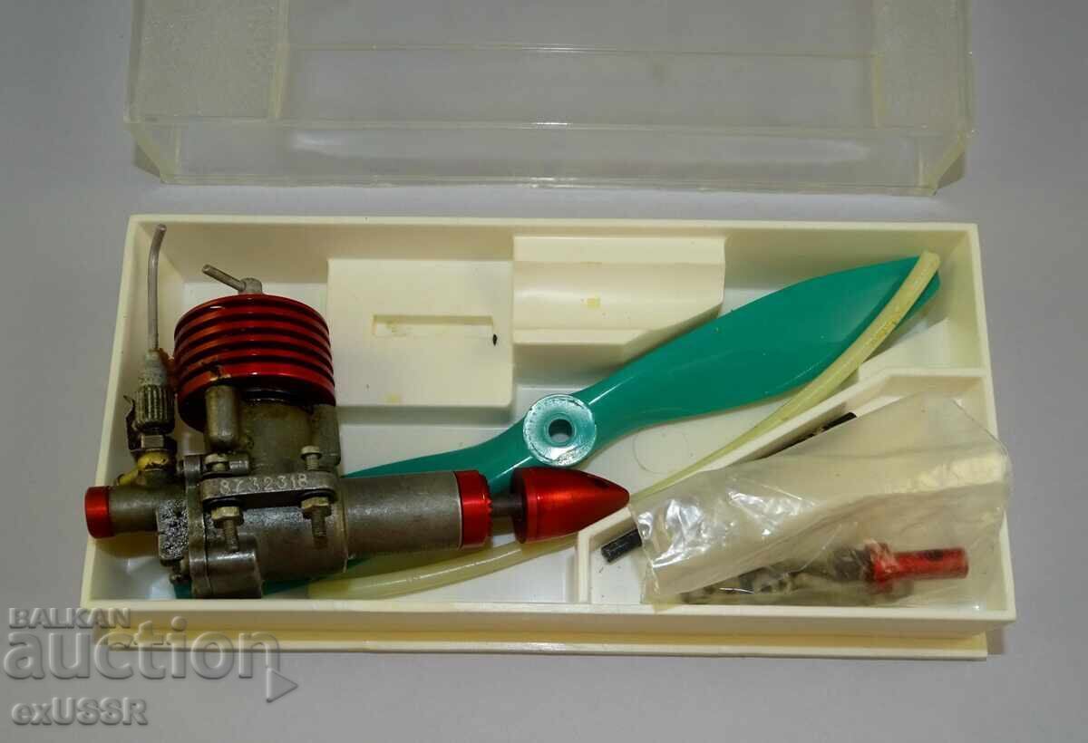 Аукцион Старо двигателче двигател за авиомодел МК-17