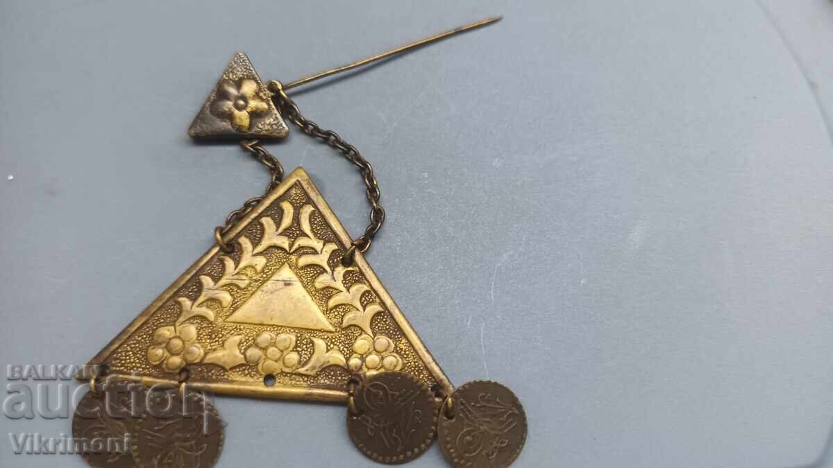 Revival-era jewelry, pin, headpiece, brooch