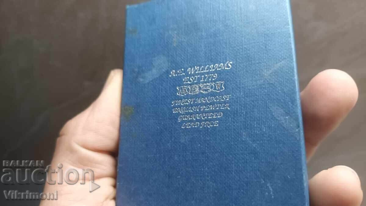 Livrarea Ramă foto, argintată, florală, Anglia în cutie Livrarea Ramă foto, argintată, florală, Anglia în cutie