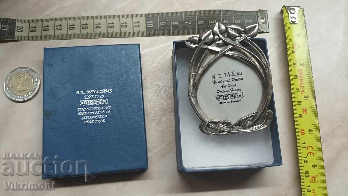 Silver-plated floral photo frame, England, in box Silver-plated floral photo frame, England, in box