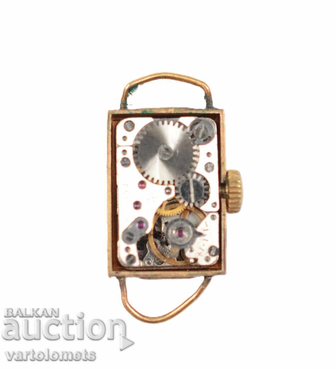 Аукцион Дамски часовник ЧАЙКА СССР с позлата 10 Мк - работи Аукцион Дамски часовник ЧАЙКА СССР с позлата 10 Мк - работи