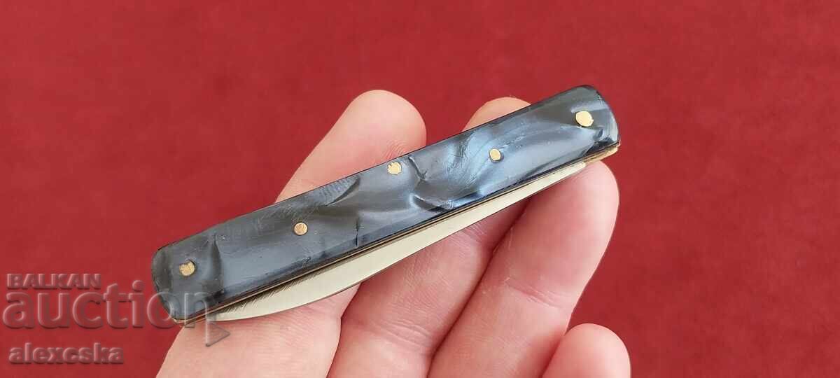 Delivery of Thorn social knife