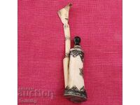 Παλαιό εβραϊκό μελανοδοχείο από κόκκαλο