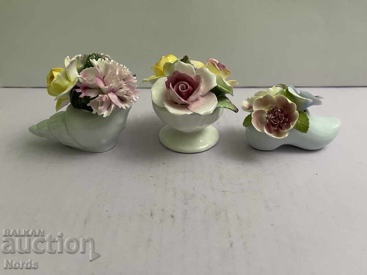 Порцеланови цветя с цена 0.21 лв. | € 0.11