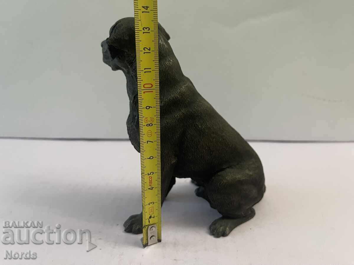 Auction Labrador figurine Auction Labrador figurine