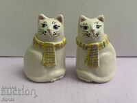 Δύο όμορφα γατάκια