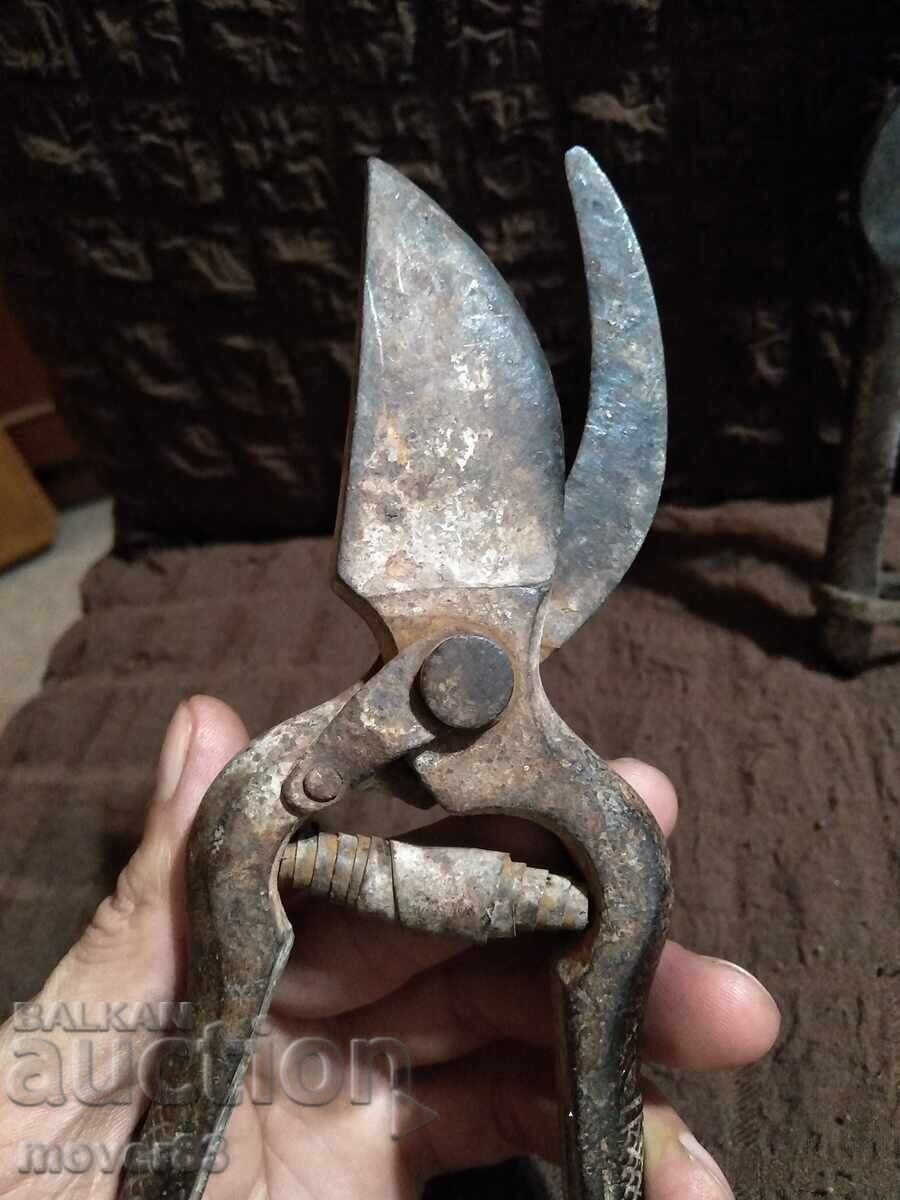 Παράδοση Παλιά αμπελουργικά ψαλίδια. 5 τεμάχια Παράδοση Παλιά αμπελουργικά ψαλίδια. 5 τεμάχια