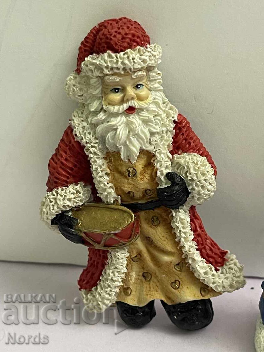 Christmas figurines with price 3.50 BGN | € 1.79 Christmas figurines with price 3.50 BGN | € 1.79