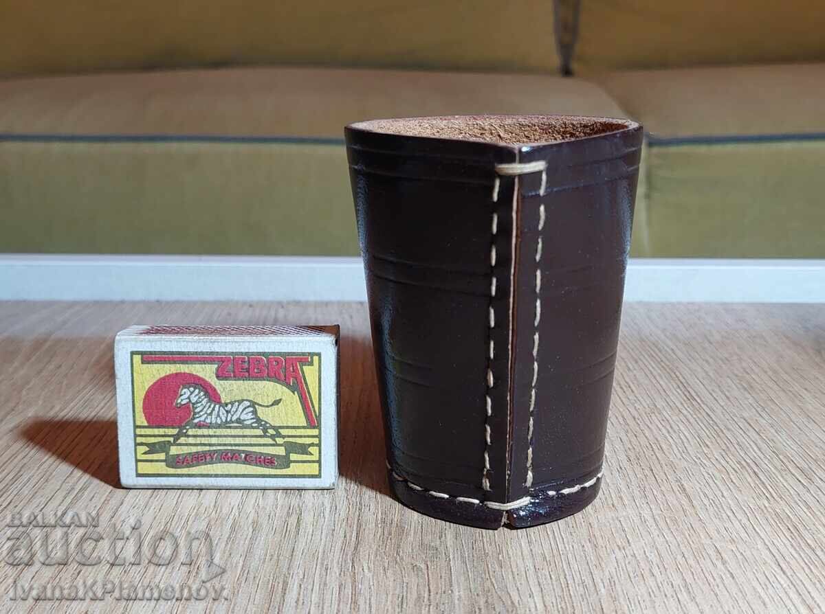 Δερμάτινο κύπελλο με ζάρια για γνώστες - 7