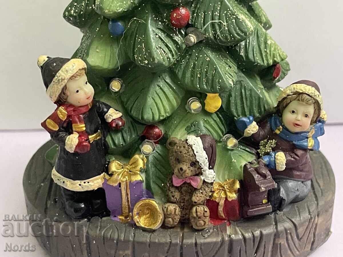 Доставка на Коледна фигурка Светеща елха