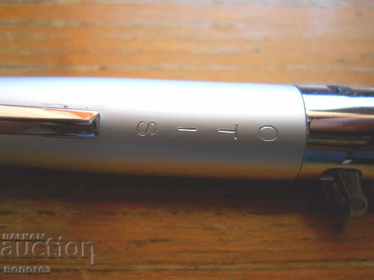 Auction  "Picolo Rechargeable" Gas Lighter